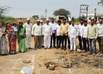 Mandal-Adhikari-Talathi-Office-Building-In-Shivane