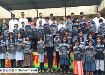 school-bags-distribute