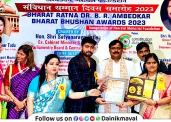 Parandavadi-Sarpanch-Sulabha-Bhote-Maval