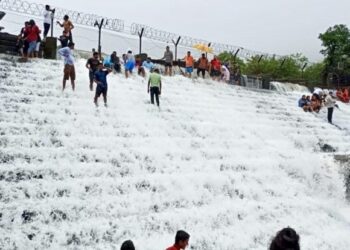 पर्यटकांसाठी आनंदाची बातमी ! लोणावळ्यातील भुशी धरण ओव्हरफ्लो