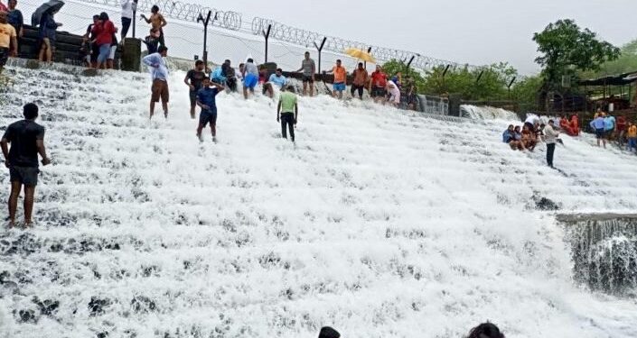 पर्यटकांसाठी आनंदाची बातमी ! लोणावळ्यातील भुशी धरण ओव्हरफ्लो