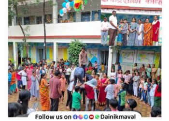 Bal Govinda broke Dahi Handi in Kanhe school Maval