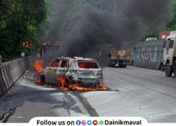 Burning Car on Mumbai Pune Expressway