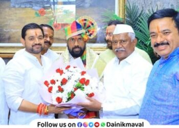 Newly elected MLA Shankar Mandekar met MLA Sunil Shelke