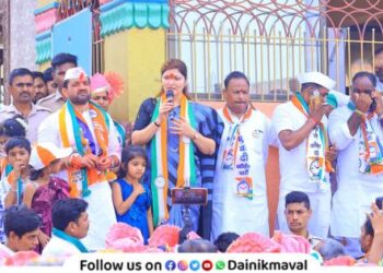 Rupali Chakankar campaign for MLA Sunil Shelke in Maval taluka