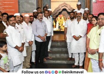 Maval Independent candidate Bapusaheb Bhegde started campaign by visiting Shri Dolasnath Maharaj