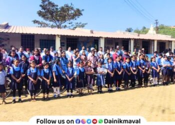 Distribution of free bicycles to 42 students of Kurwande Maval through MLA Sunil Shelke