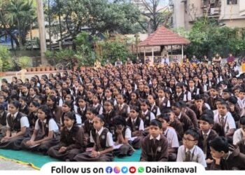 thousand students recited Bhagavad Gita Geeta Jayanti Celebration at Bapusaheb Bhonde High School