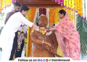 Union Minister Jyotiraditya Scindia visits Sardar Mahadji Shinde Memorial at Vadgaon Maval