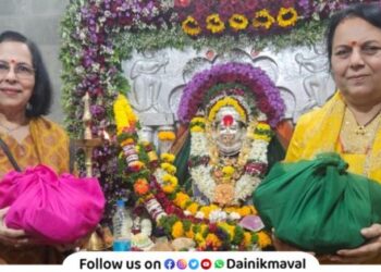 About the success of Mahayuti Dr. Neelam Gorhe took darshan of Ekvira Devi