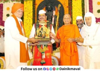 Chief Minister Devendra Fadnavis attended the Saint Gratitude Dialogue program at Alandi