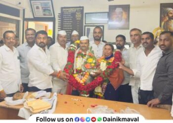 Chikhalse Society Chairman Lahu Chopde and Vice Chairman Suman Vavre Maval News