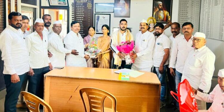 धामणे सोसायटीच्या चेअरमन पदी अनिकेत गराडे, व्हाईस चेअरमन पदी छाया गराडे । Maval News