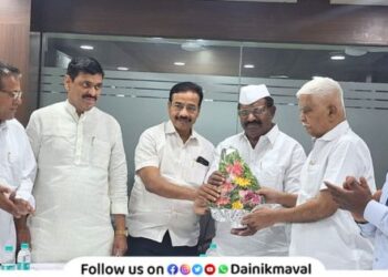 Pune District Cooperative Bank President Prof Dingbar Durgade visits tourism institutions in Maval taluka