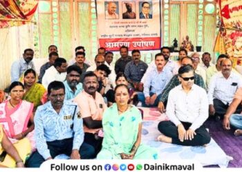 Salary arrears Agricultural Marketing Board employees in Talegaon Dabhade on indefinite hunger strike