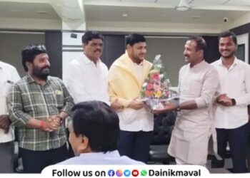 Talegaon Vishwanathrao Bhegade Urban Cooperative Credit Society felicitated Santosh Bhegade