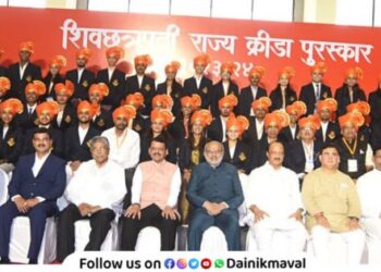 Governor distributes Shiv Chhatrapati State Sports Awards Shankutla Khatavkar Pradeep Gandhe