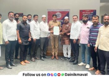 Check Aadhaar of migrant vendors coming to Vadgaon Maval weekly market demand from all party representatives