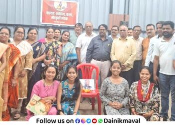 Vadgaon Literature Art and Culture Board greets Dr Jayant Narlikar through a book reading