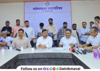 Review meeting held in Lonavala Municipal Council in presence of MLA Sunil Shelke