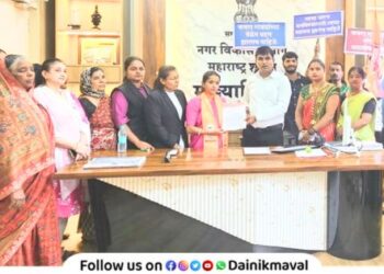 Bring control over open garbage in Vadgaon city and announce new garbage truck schedule