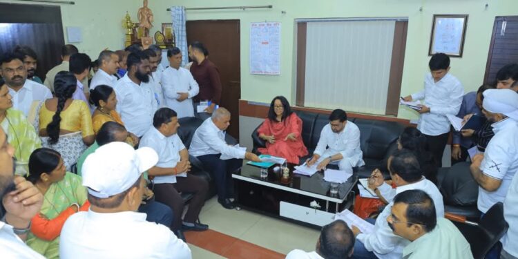 देहूरोड छावणी परिषदेत नागरिकांच्या तक्रारींवर आढावा बैठक ; आमदार सुनील शेळके यांच्या प्रमुख उपस्थितीत प्रशासनाला ठोस निर्देश