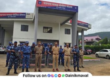 Vadgaon Maval Police conducts route march in the city in connection with upcoming festivals elections
