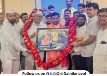 Pune District Flower Growers Association established for flower growers in Pune district MLA Sunil Shelke present