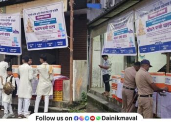 Talegaon Dabhade Free water service provided by Golden Rotary during immersion procession