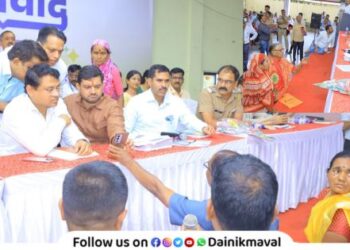 Huge response to MLA Sunil Shelke public relations campaign jan sanvaad maval