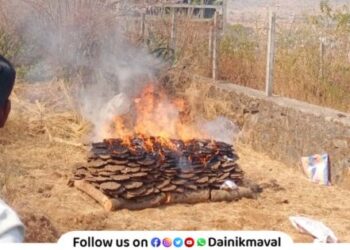 Yewalewadi village in Maval taluka without cemetery smashan bhumi funeral has to be held in open