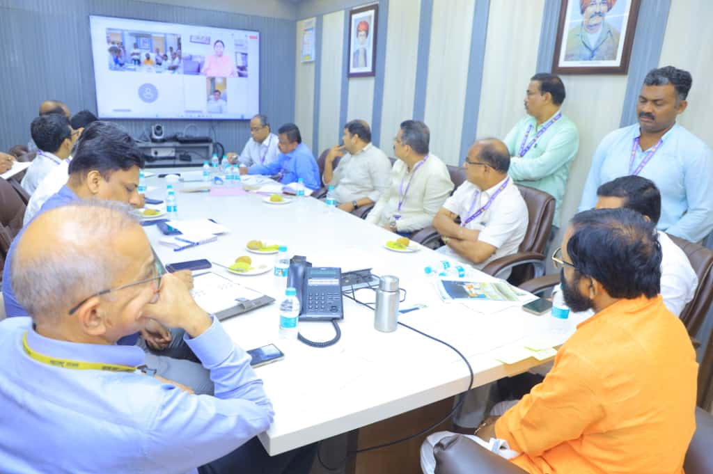 Flower farming in Maval meeting held at Mantralaya in presence of Bharat Gogavale initiative by MLA Sunil Shelke