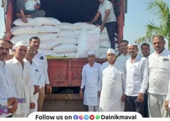 On occasion of Diwali festival sugar distributed at low price to member farmers of Sant Tukaram Sugar Factory