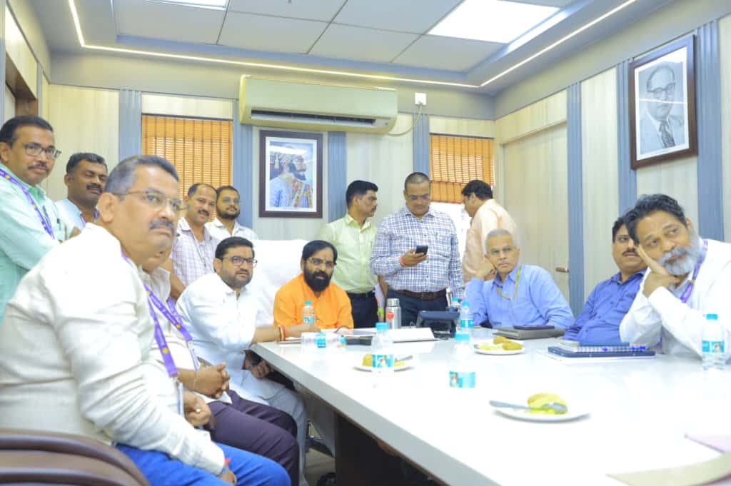 Flower farming in Maval meeting held at Mantralaya in presence of Bharat Gogavale initiative by MLA Sunil Shelke