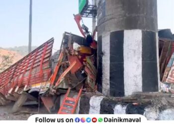 Terrible accident on Mumbai-Pune Expressway Truck hits pillar of Amrutanjan bridge Khandala Ghat