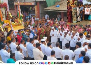 Voters in Karla Waksai Deoghar Village give positive support to NCP Candidate Deepali Hulavale