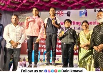 Shubhra Gade from Maval won gold medal in state level powerlifting competition in Sangli