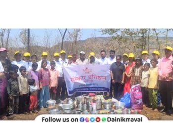 Sanskar Foundation provides support to tribal from Sai Village whose house was burnt down in fire