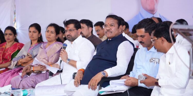 मावळ तालुक्यातील विकास कामांना गती द्या, पावसाळापूर्व कामे तातडीने पूर्ण करा