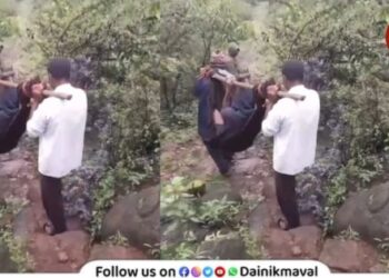Video Struggle for road continues in Maval Taluka sick person has to be carried in makeshift sling