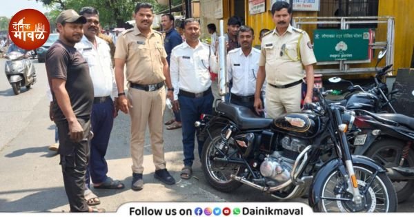 Traffic police take action against two-wheelers with fancy number plates in Lonavala