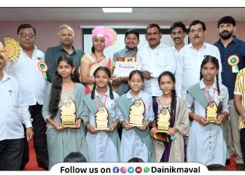 Prize distribution ceremony for Late Suryakant Kaka Walunj Memorial Drawing Competition talegaon dabhade