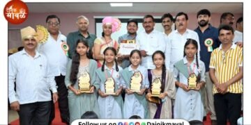 Prize distribution ceremony for Late Suryakant Kaka Walunj Memorial Drawing Competition talegaon dabhade
